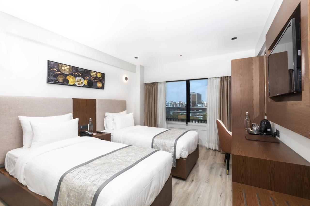 Ramee International Surat Hotel Luaran gambar