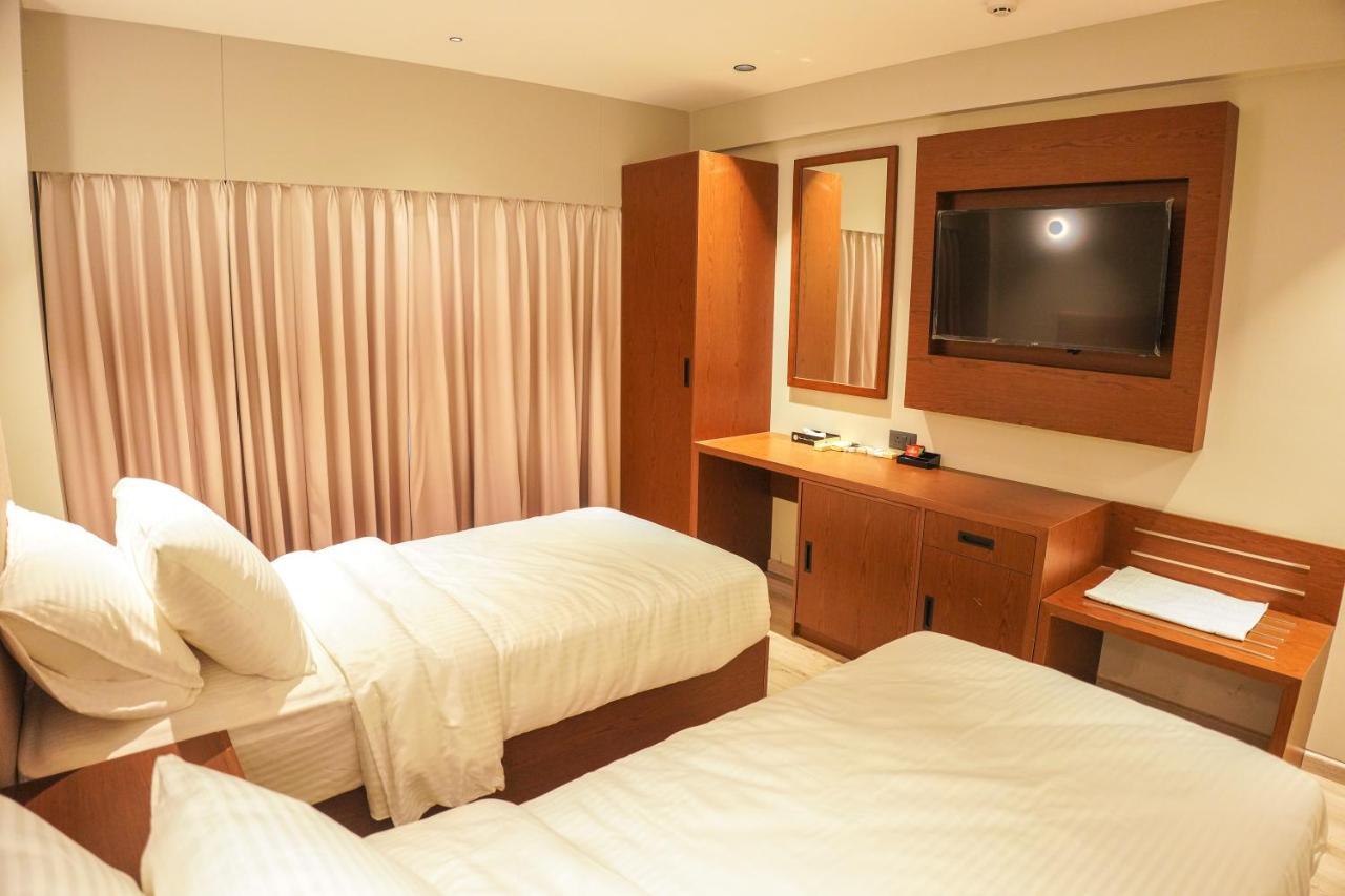 Ramee International Surat Hotel Luaran gambar