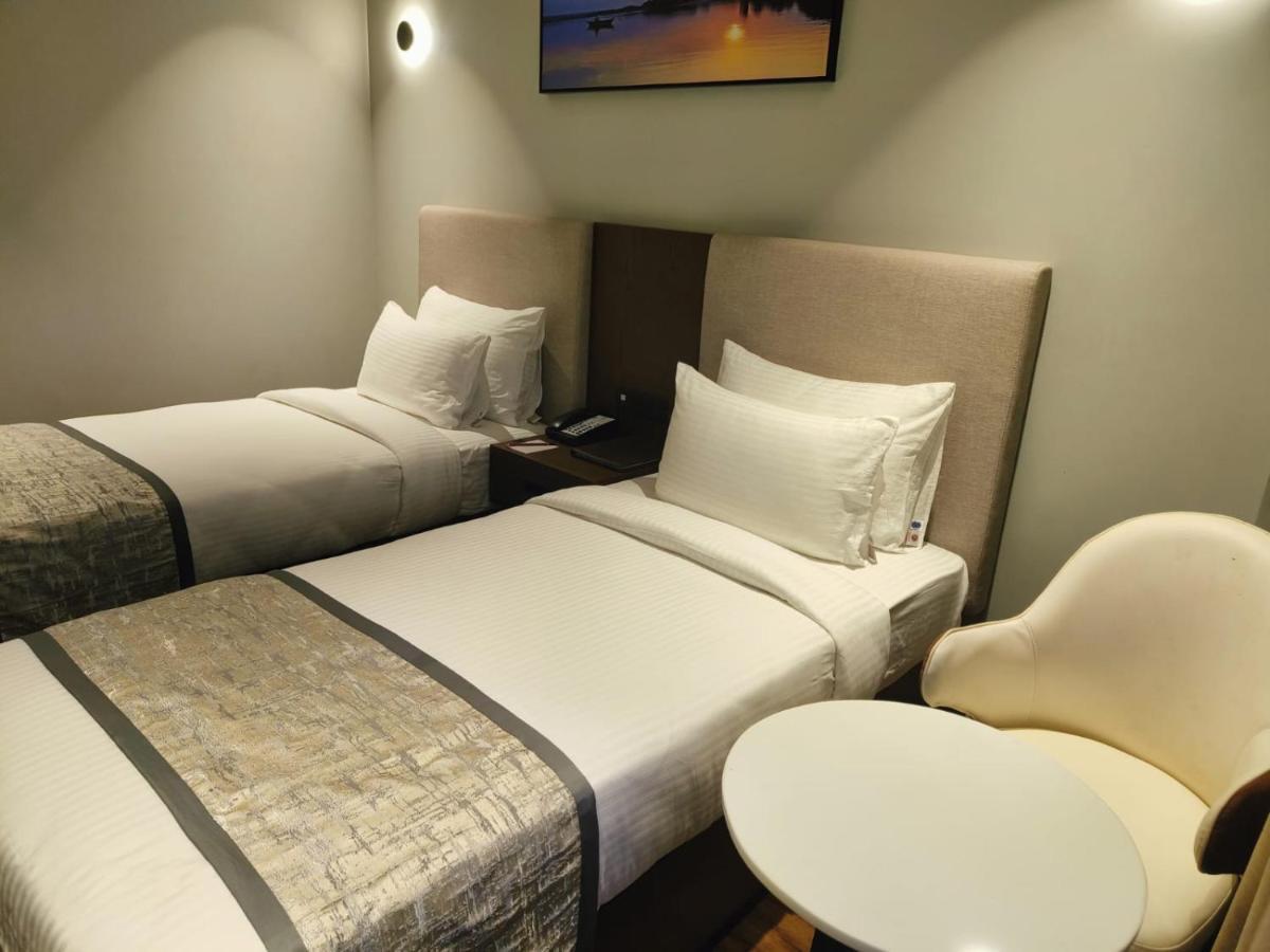 Ramee International Surat Hotel Luaran gambar