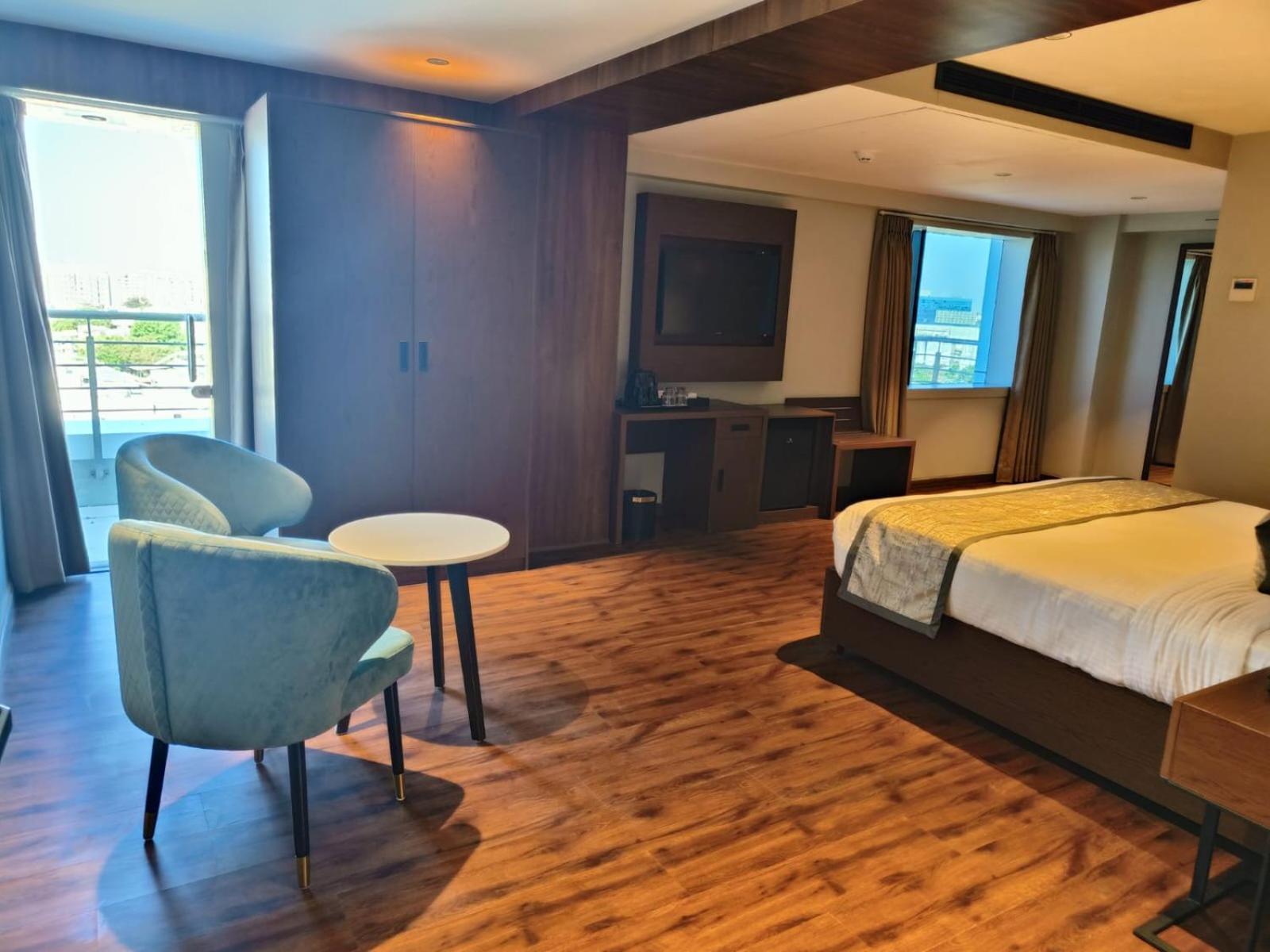 Ramee International Surat Hotel Luaran gambar