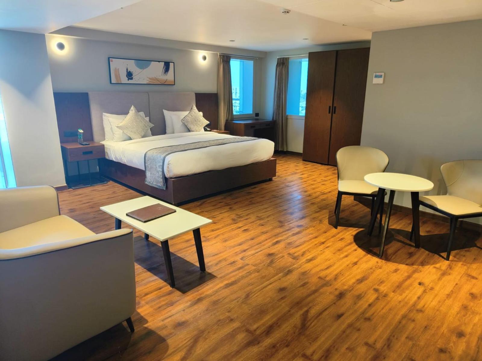 Ramee International Surat Hotel Luaran gambar